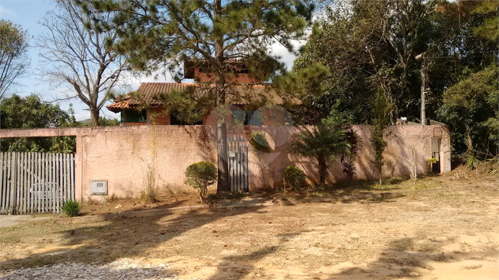 Sobrado em Mairiporã com  1.244 m² de terreno.