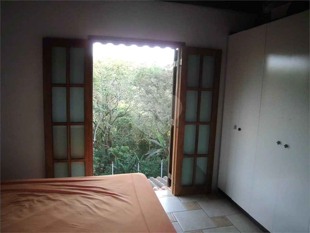 Sobrado em Mairiporã com  1.244 m² de terreno.