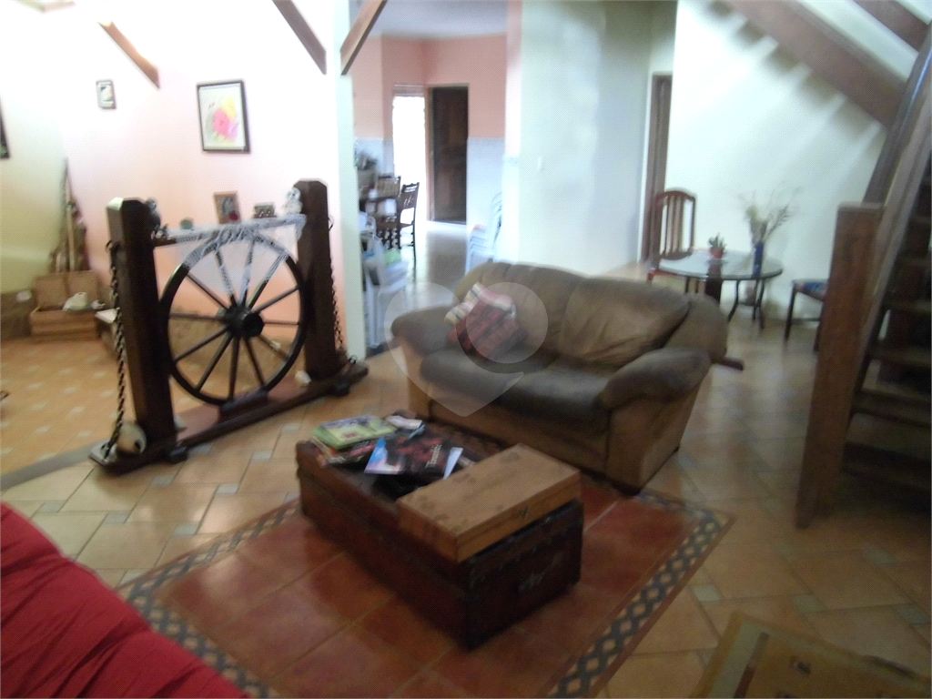 Sobrado em Mairiporã com  1.244 m² de terreno.