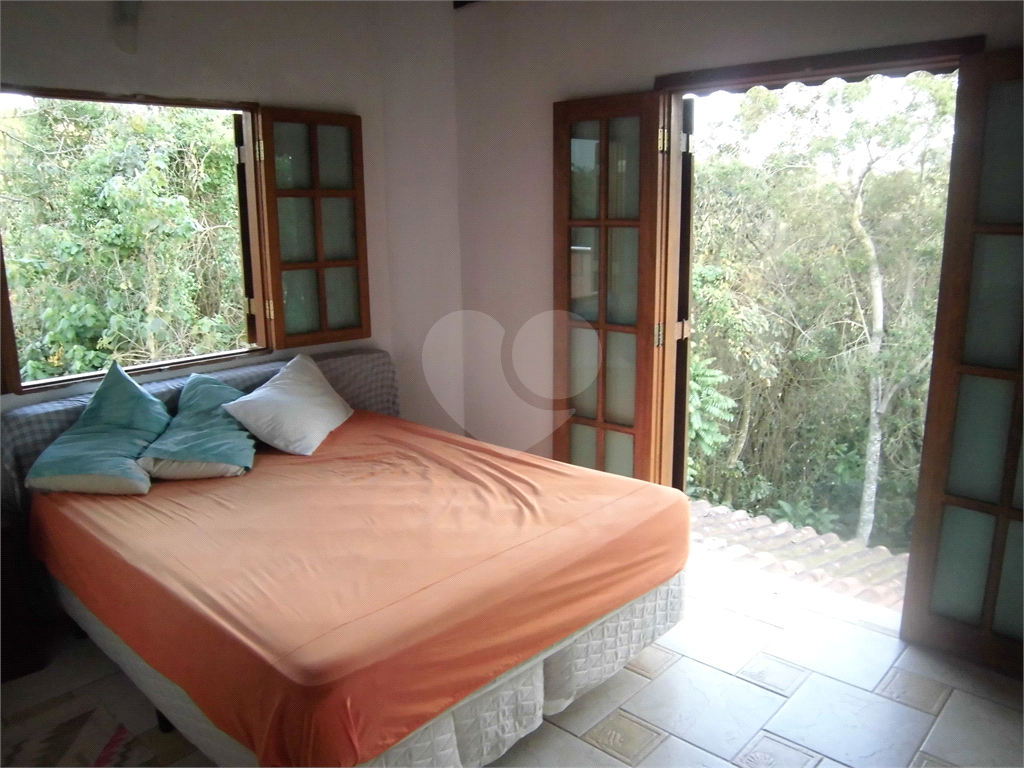 Sobrado em Mairiporã com  1.244 m² de terreno.