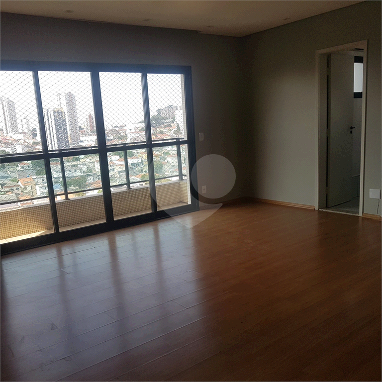 APARTAMENTO em CASA VERDE