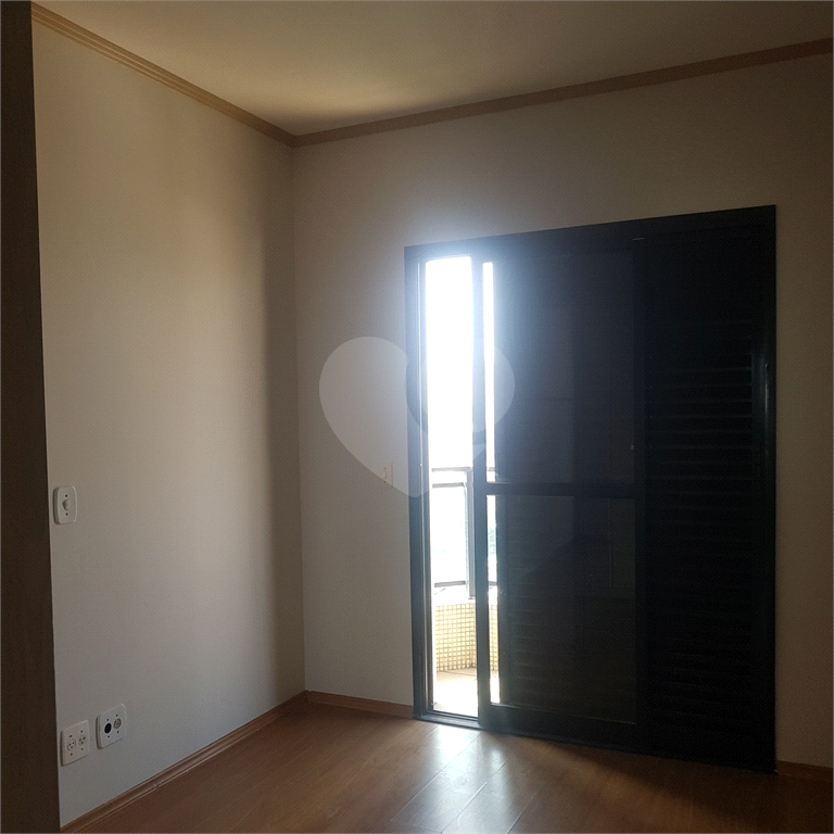 APARTAMENTO em CASA VERDE