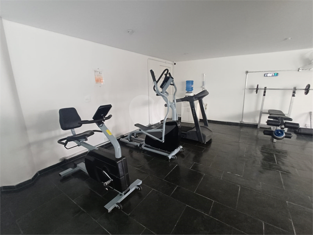 Cobertura reformada para locação em Santana de 246m² com 3 dormitórios, 1 suíte e 1 vaga.