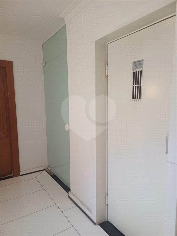 Cobertura reformada para locação em Santana de 246m² com 3 dormitórios, 1 suíte e 1 vaga.