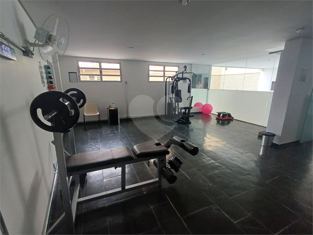 Cobertura reformada para locação em Santana de 246m² com 3 dormitórios, 1 suíte e 1 vaga.