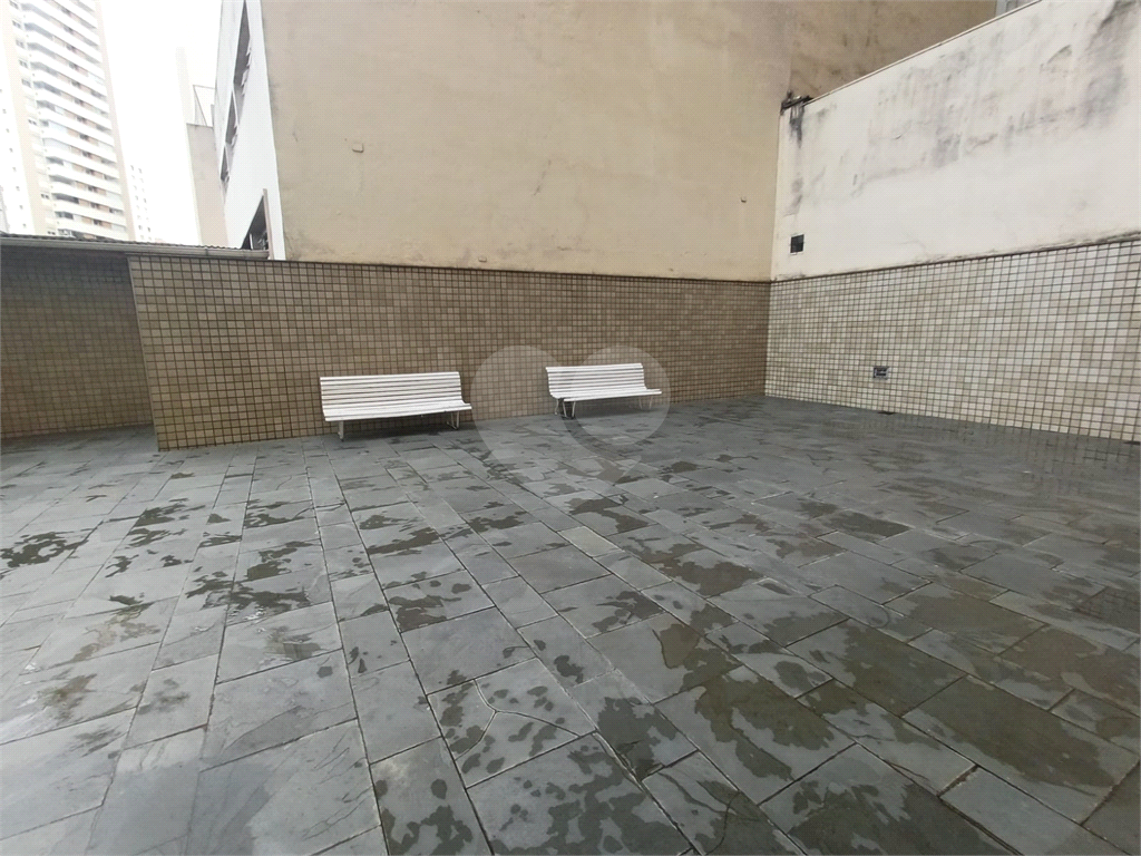 Cobertura reformada para locação em Santana de 246m² com 3 dormitórios, 1 suíte e 1 vaga.