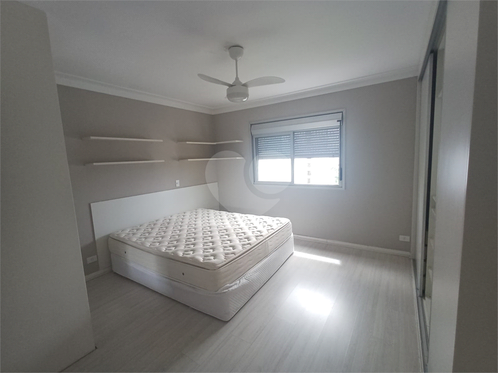 Cobertura reformada para locação em Santana de 246m² com 3 dormitórios, 1 suíte e 1 vaga.