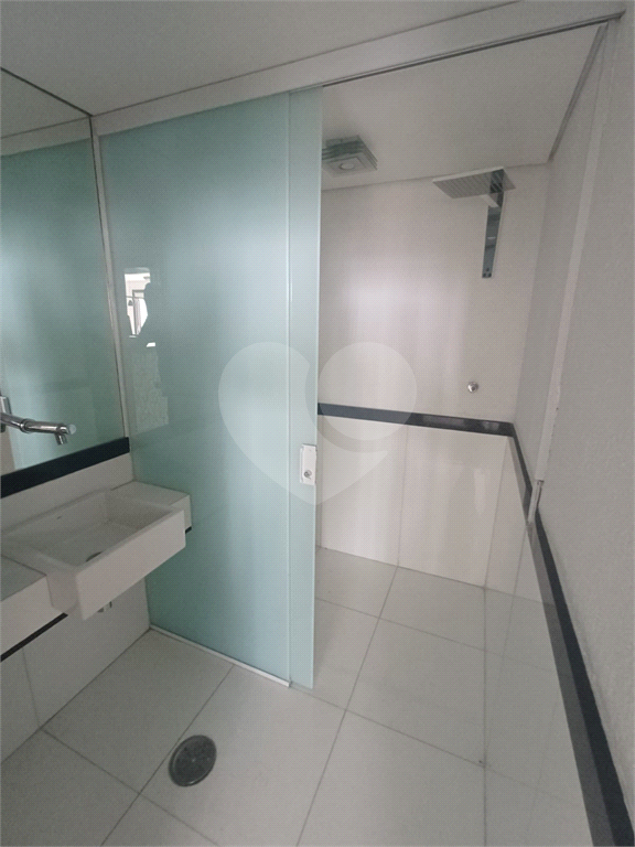 Cobertura reformada para locação em Santana de 246m² com 3 dormitórios, 1 suíte e 1 vaga.