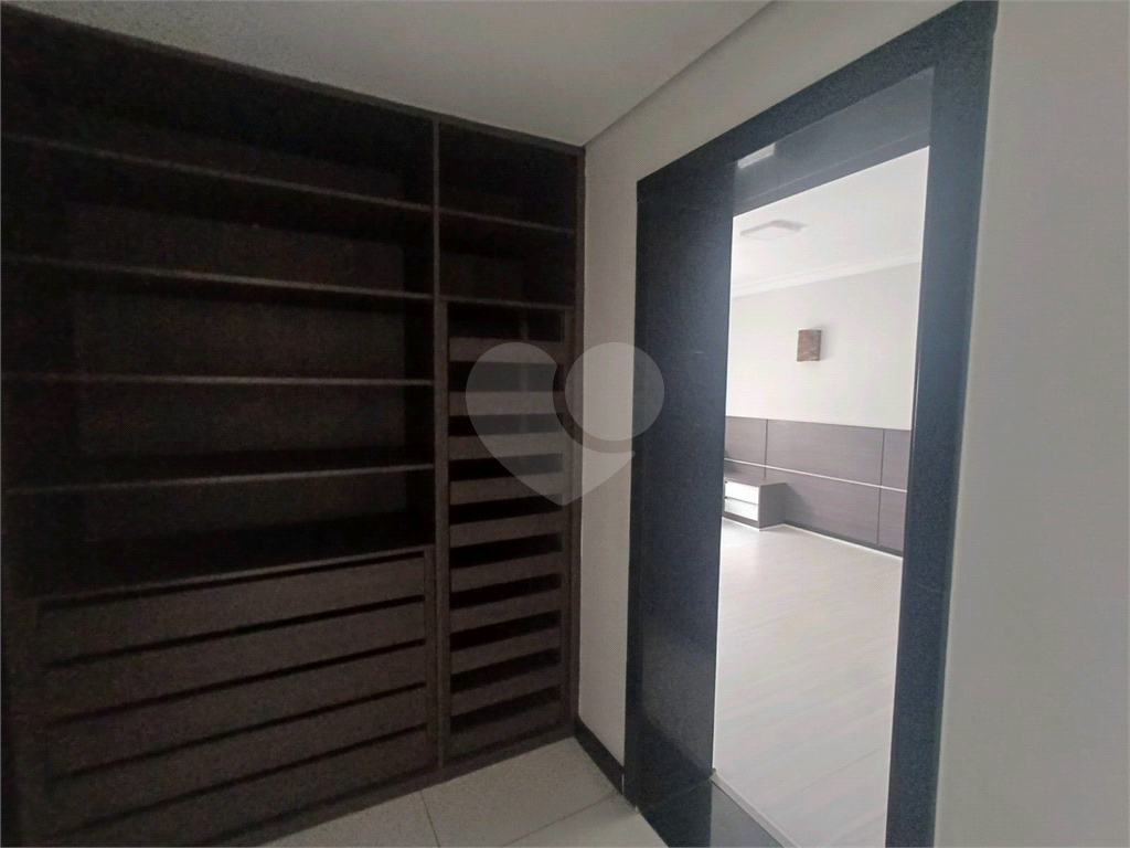 Cobertura reformada para locação em Santana de 246m² com 3 dormitórios, 1 suíte e 1 vaga.