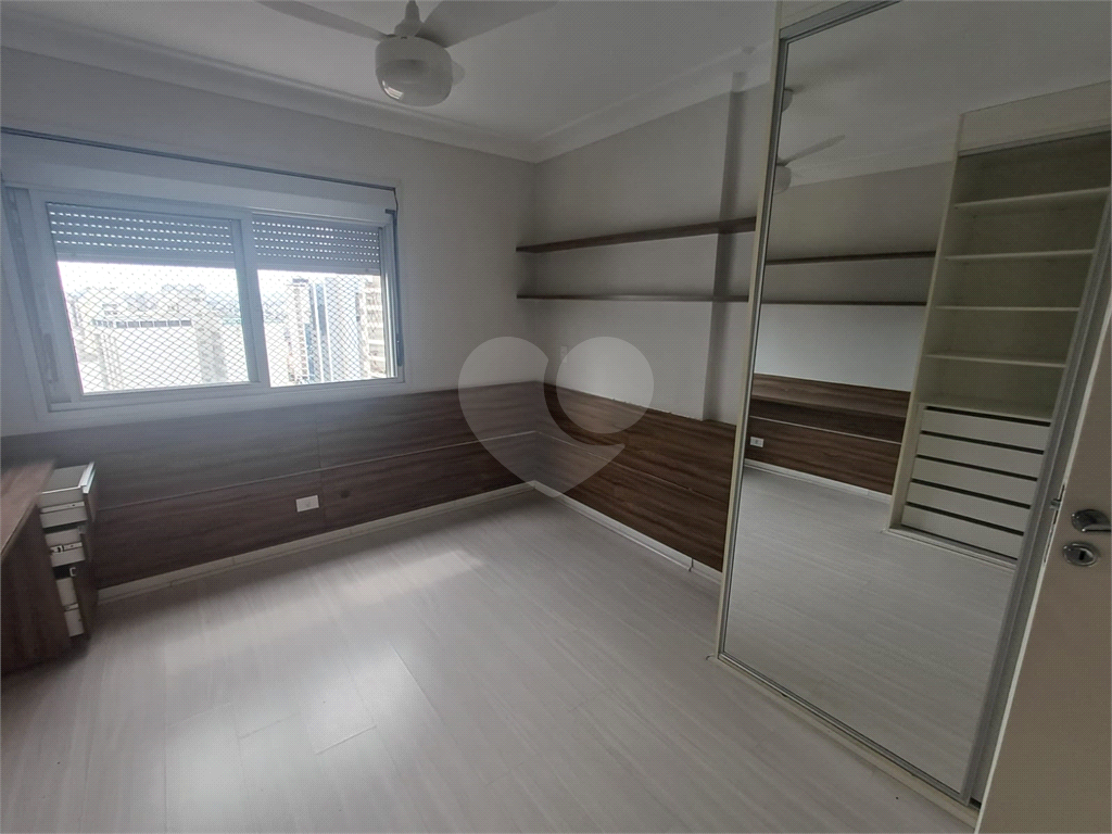 Cobertura reformada para locação em Santana de 246m² com 3 dormitórios, 1 suíte e 1 vaga.