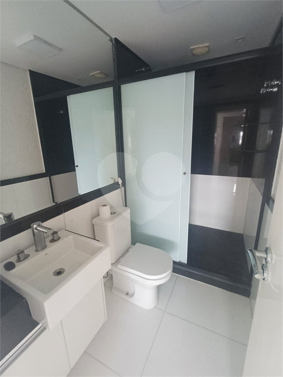 Cobertura reformada para locação em Santana de 246m² com 3 dormitórios, 1 suíte e 1 vaga.