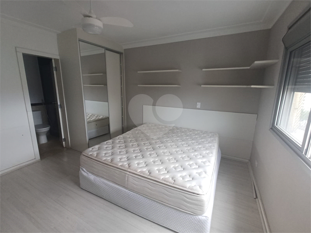 Cobertura reformada para locação em Santana de 246m² com 3 dormitórios, 1 suíte e 1 vaga.