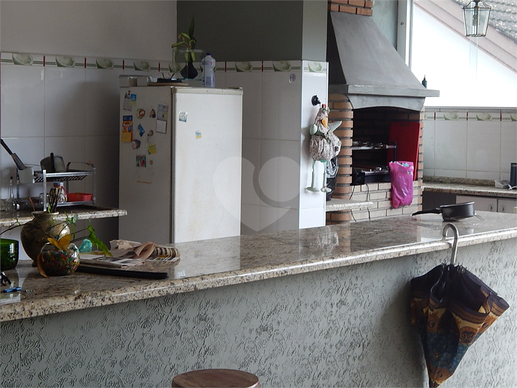 Casa Térrea no Barro Branco, 4 dormitórios, 4 suítes, sala 3 ambientes, área gourmet,  10 vagas.