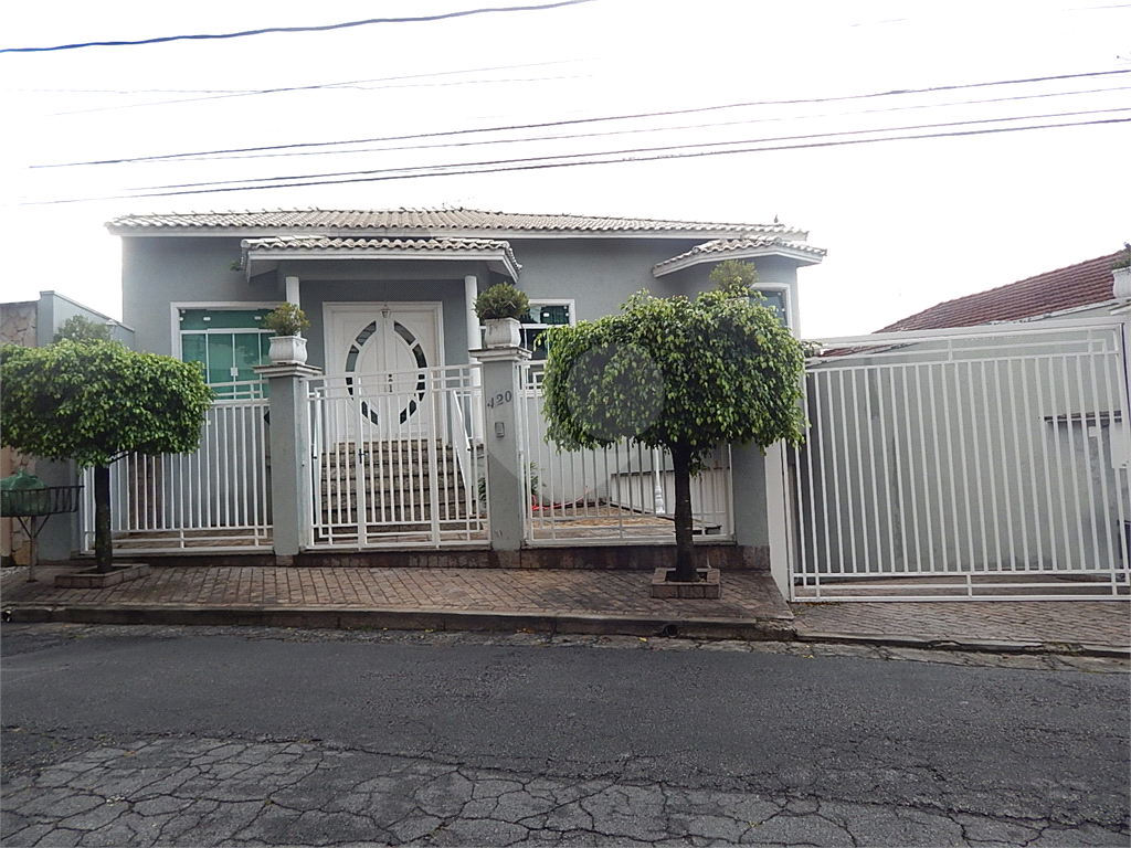 Casa Térrea no Barro Branco, 4 dormitórios, 4 suítes, sala 3 ambientes, área gourmet,  10 vagas.