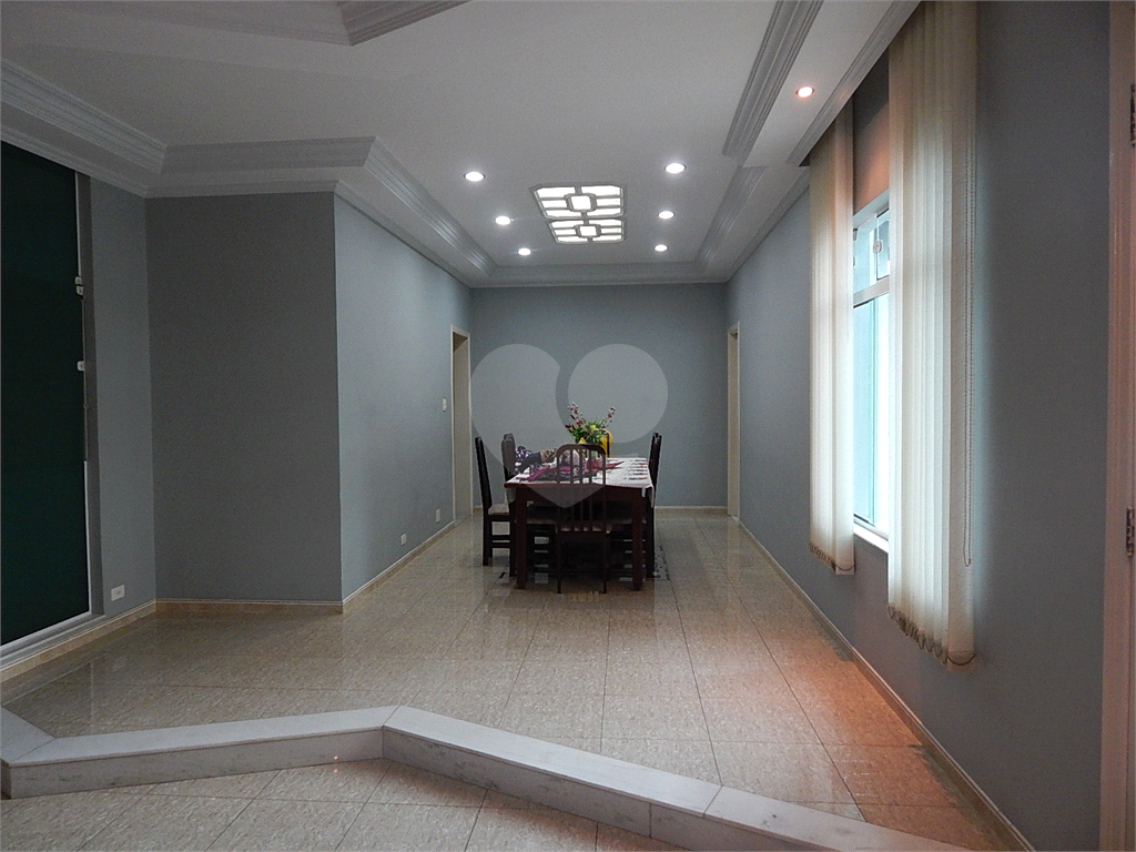 Casa Térrea no Barro Branco, 4 dormitórios, 4 suítes, sala 3 ambientes, área gourmet,  10 vagas.