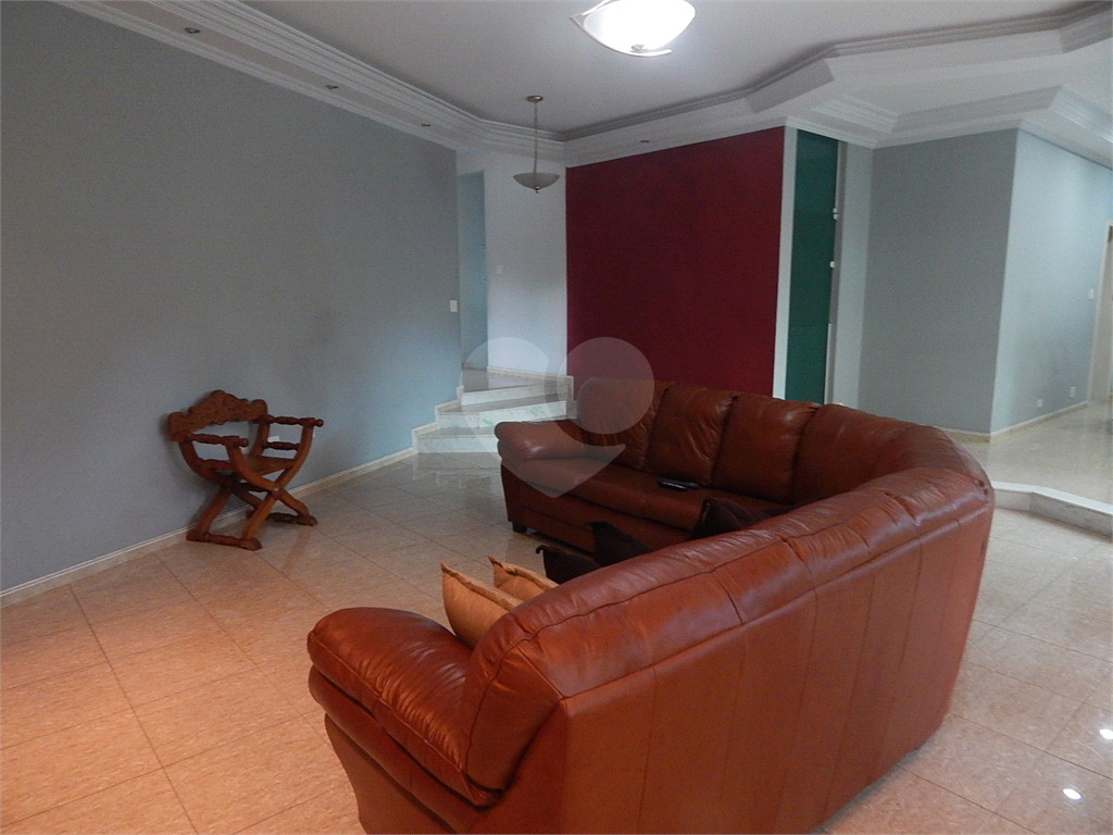 Casa Térrea no Barro Branco, 4 dormitórios, 4 suítes, sala 3 ambientes, área gourmet,  10 vagas.