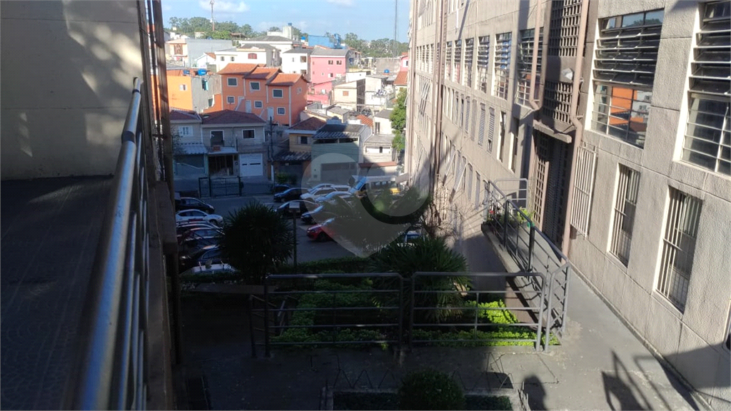 Apartamento todo reformado com 2 dorms.