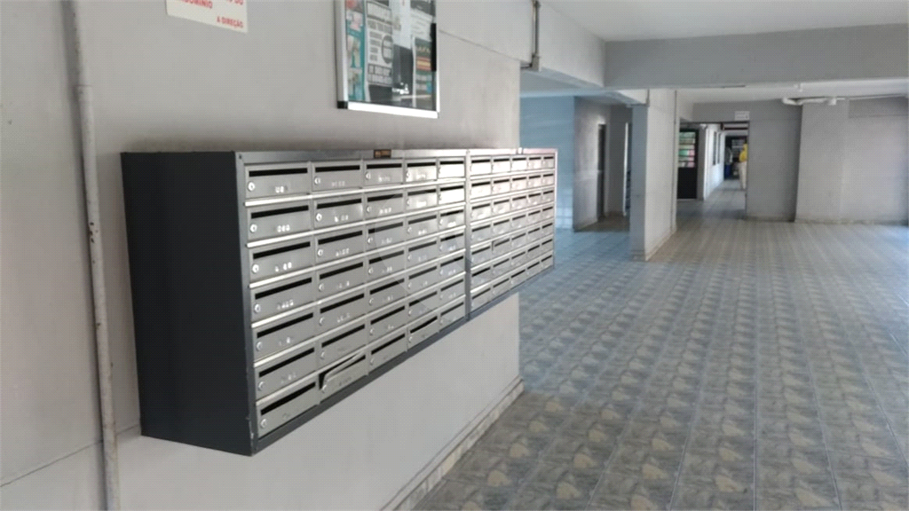 Apartamento todo reformado com 2 dorms.