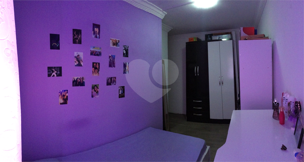 Apartamento todo reformado com 2 dorms.