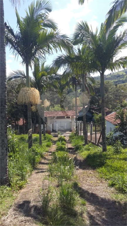 Chácara à 8 km de Monte Sião acesso  asfaltado