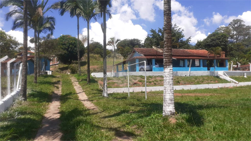 Chácara à 8 km de Monte Sião acesso  asfaltado