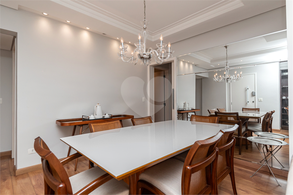 Apartamento na Vila Mariana com 3 quartos, varanda e lazer completo