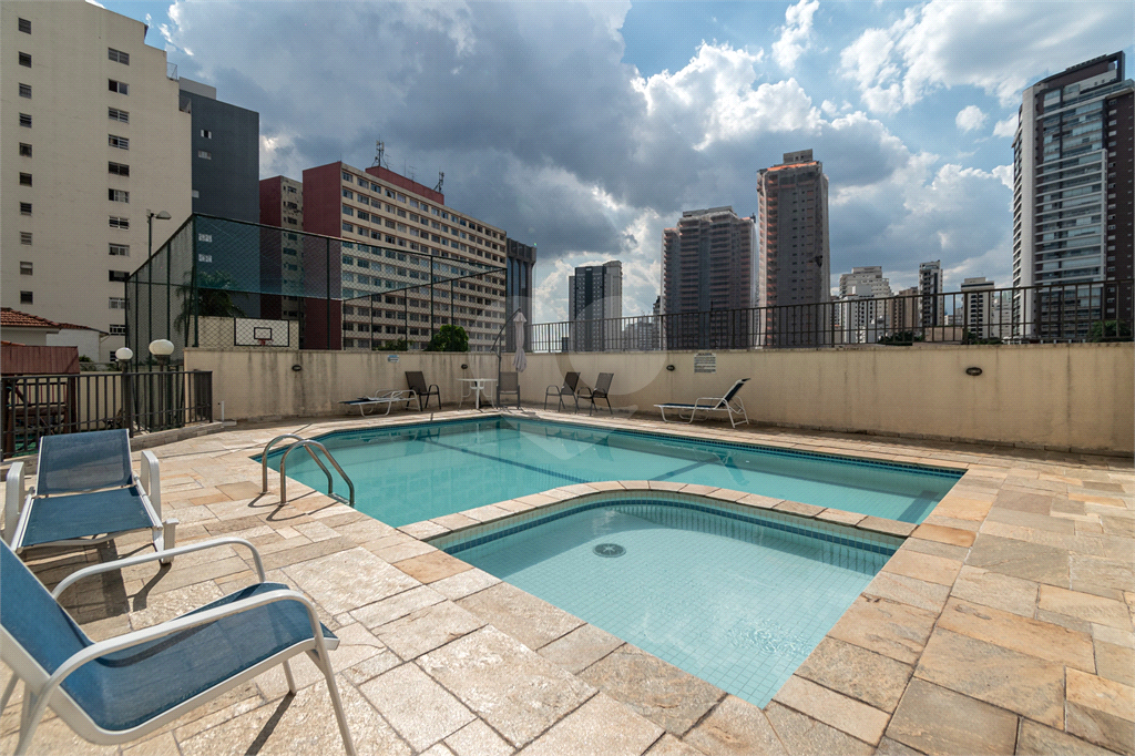 Apartamento na Vila Mariana com 3 quartos, varanda e lazer completo