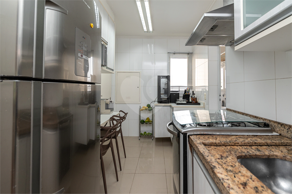 Apartamento na Vila Mariana com 3 quartos, varanda e lazer completo