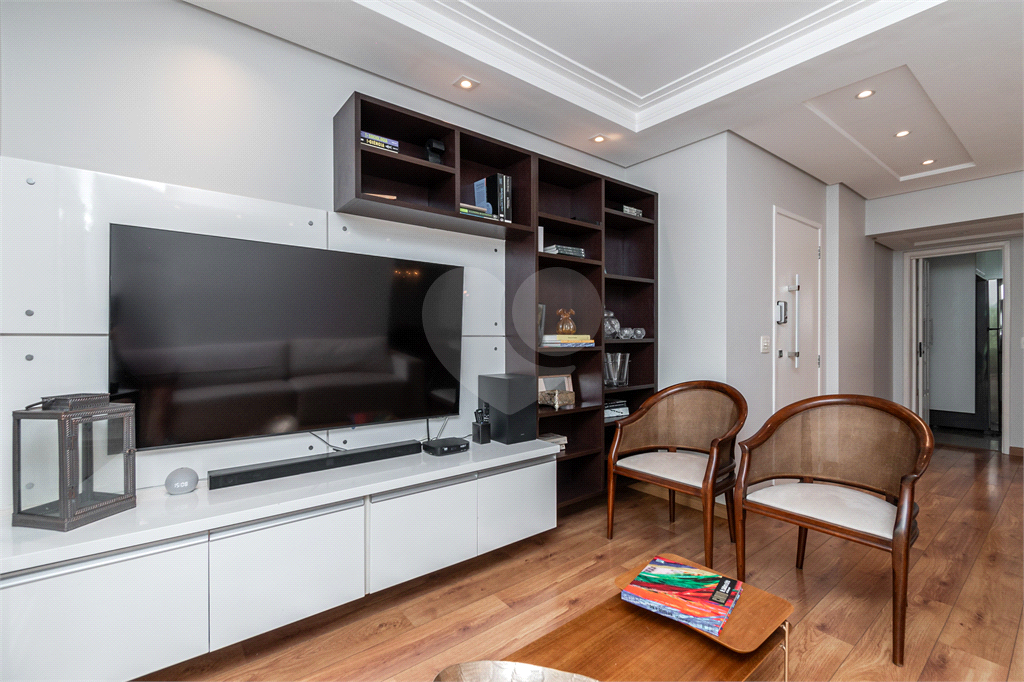 Apartamento na Vila Mariana com 3 quartos, varanda e lazer completo