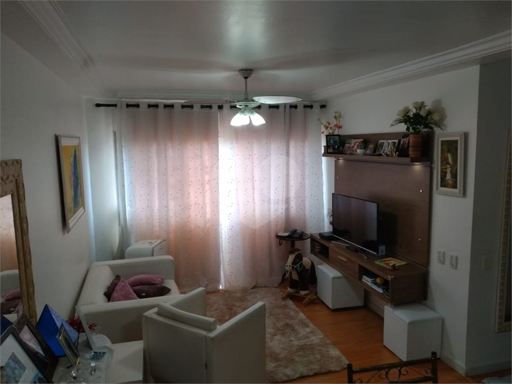 APARTAMENTO em CASA VERDE