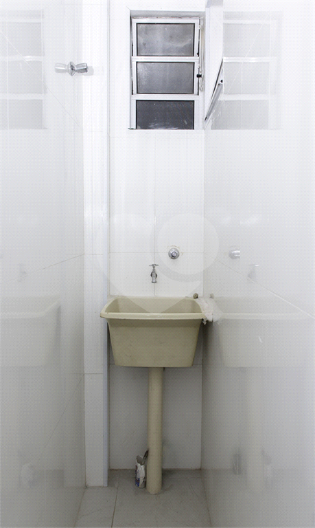 Apartamento - Centro - 1 Dormitório - Próximo ao Metrô - Venda