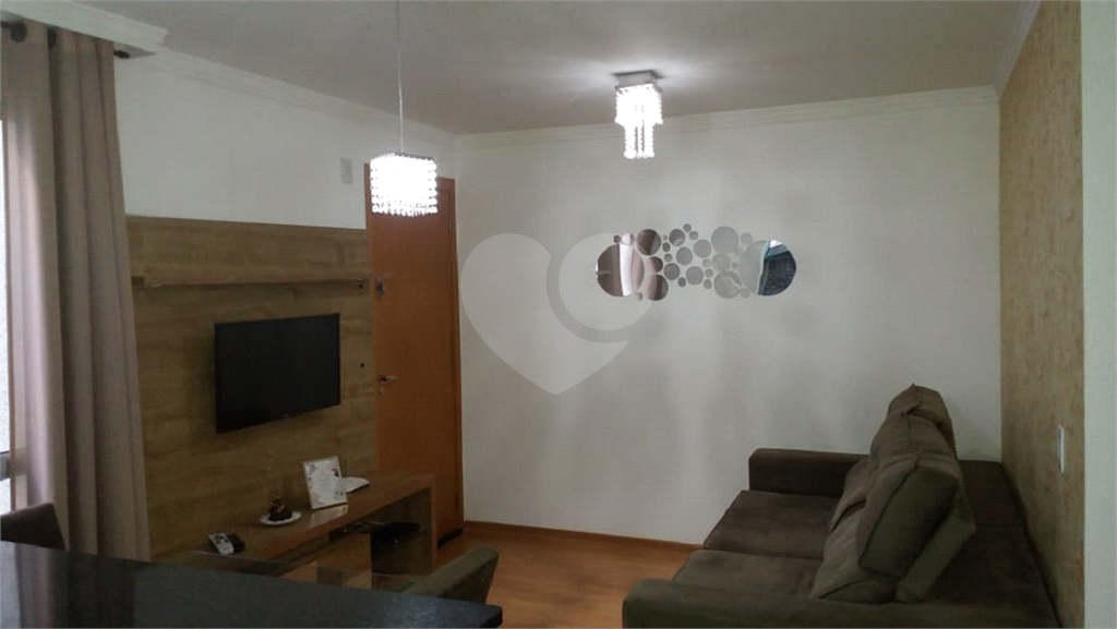 Lindo ap de 2 dorms, com móveis planejados de bom gosto e fino acabamento
