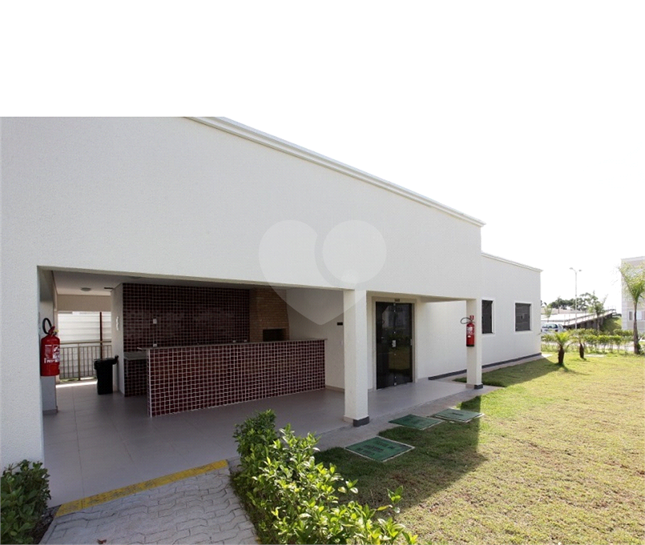 Lindo ap de 2 dorms, com móveis planejados de bom gosto e fino acabamento