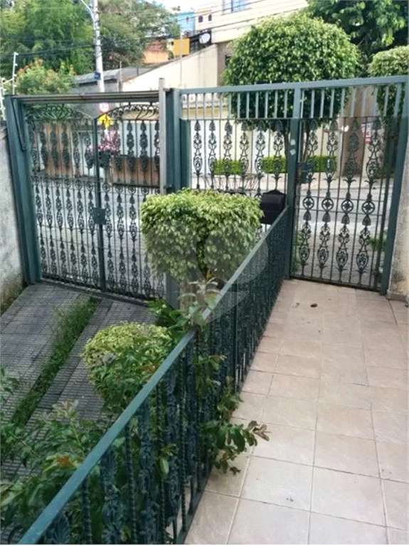 Sobrado 205m² 3 dormitórios. quintal. 