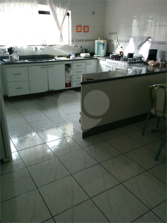 Sobrado 205m² 3 dormitórios. quintal. 