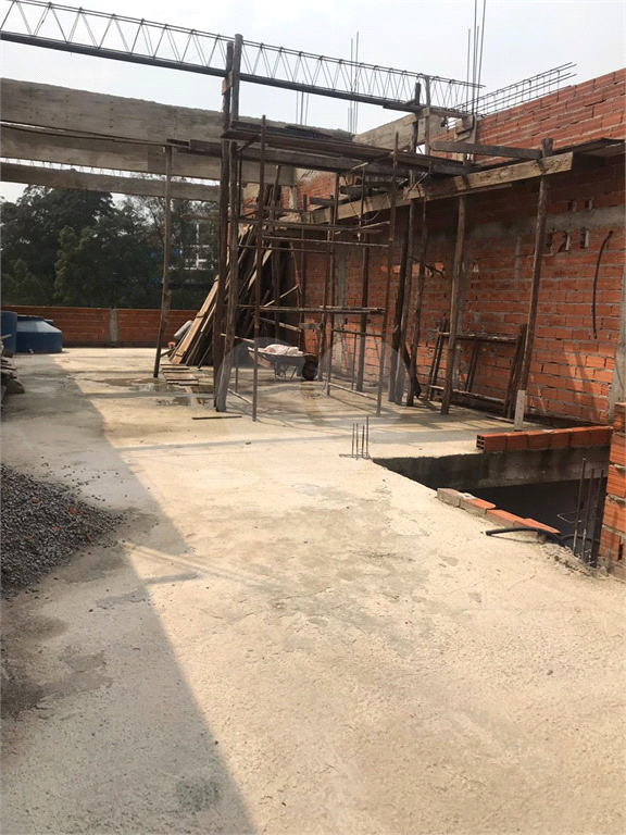 Espaçosa casa nova, próximo do shopping Cantareira