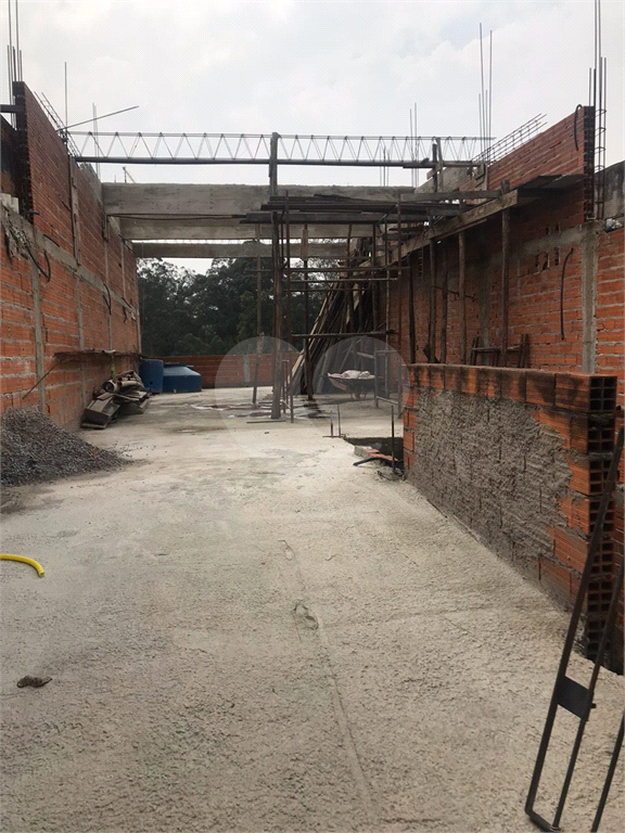 Espaçosa casa nova, próximo do shopping Cantareira