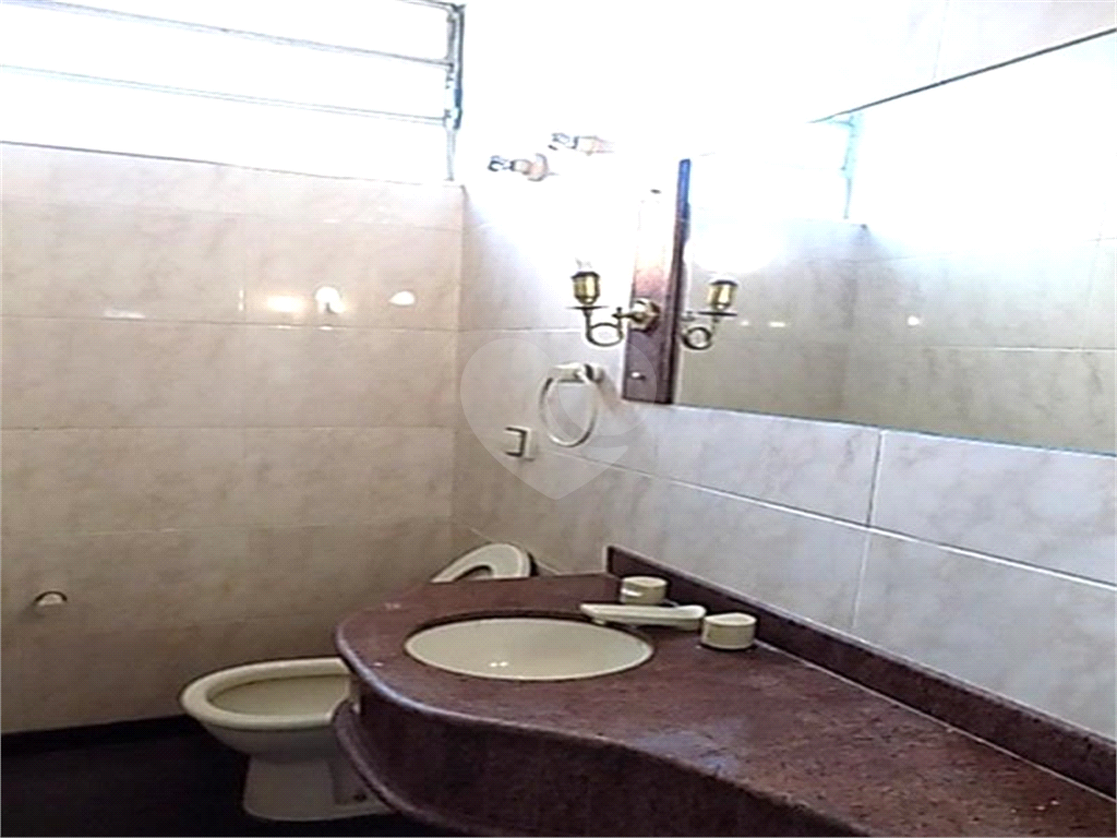 Sobrado Espaçoso com 4 Dormitórios e Ótima Localização