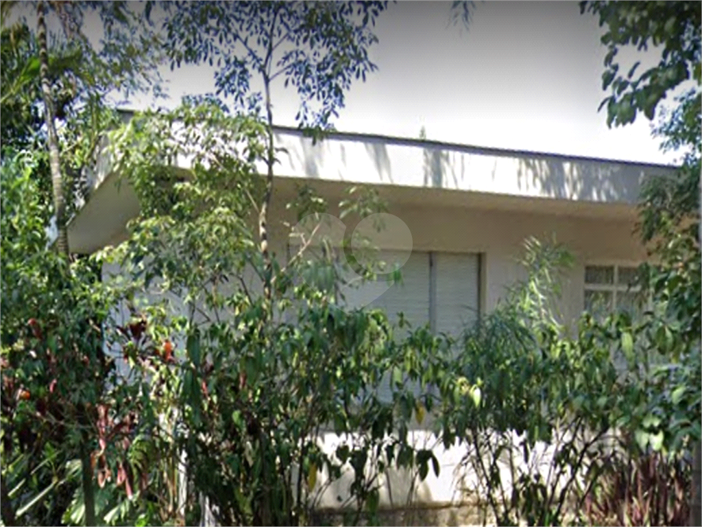 Sobrado Espaçoso com 4 Dormitórios e Ótima Localização