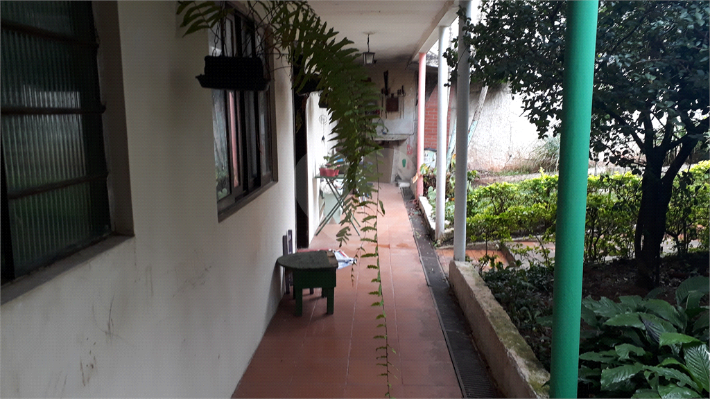 Prédio inteiro a Venda em terreno com duas edificações na região da Vila Mariana.