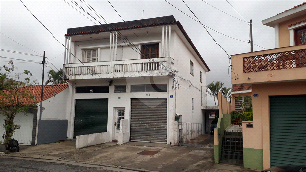 Prédio inteiro a Venda em terreno com duas edificações na região da Vila Mariana.