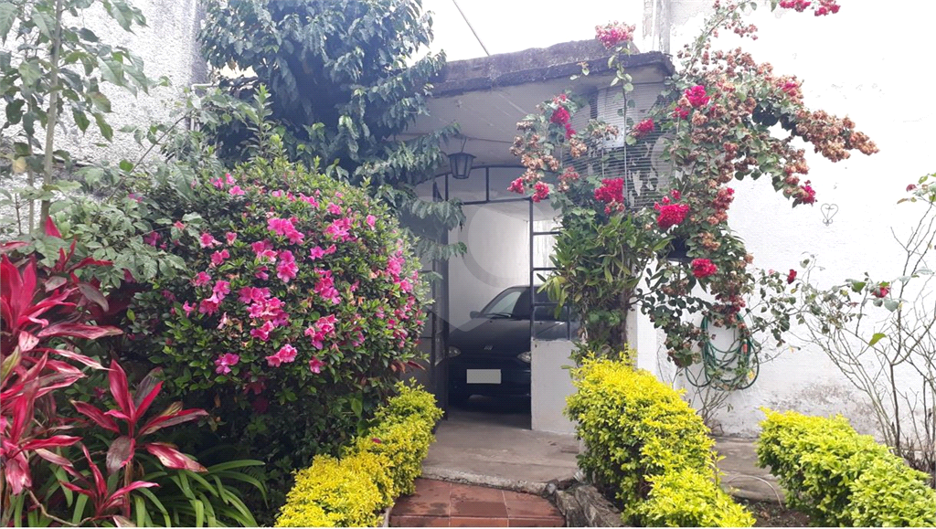 Prédio inteiro a Venda em terreno com duas edificações na região da Vila Mariana.