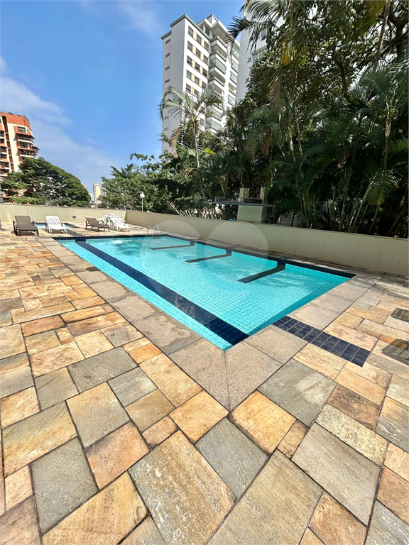 Apartamento alto padrão, 180 metros,   4 dormitórios  3 suítes com varanda , 4 vagas e depósito 