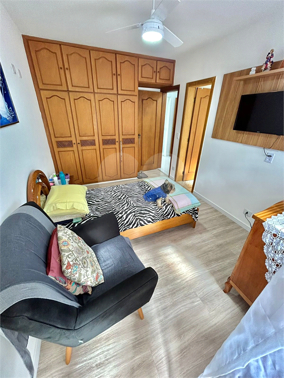Apartamento alto padrão, 180 metros,   4 dormitórios  3 suítes com varanda , 4 vagas e depósito 