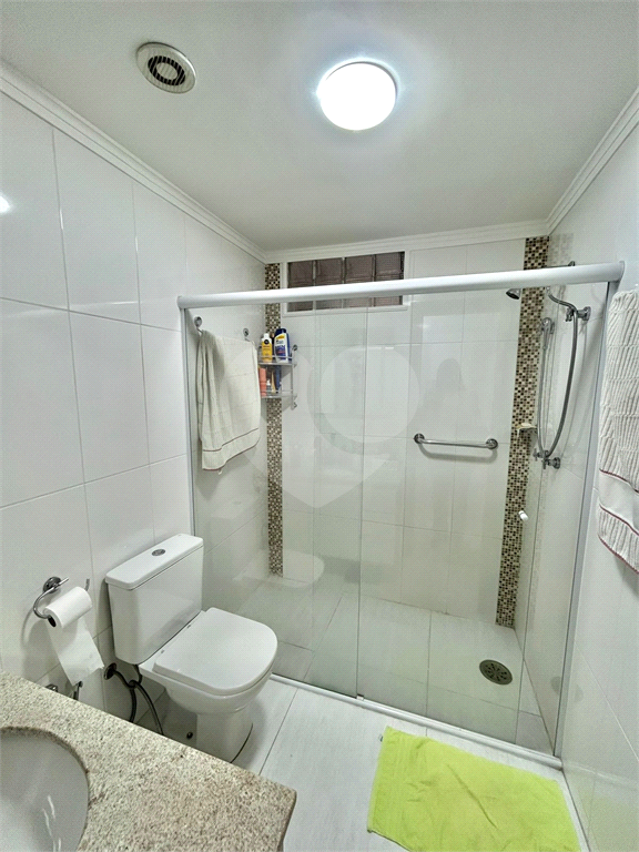 Apartamento alto padrão, 180 metros,   4 dormitórios  3 suítes com varanda , 4 vagas e depósito 