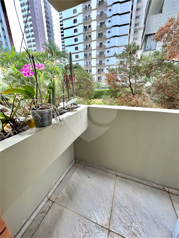 Apartamento alto padrão, 180 metros,   4 dormitórios  3 suítes com varanda , 4 vagas e depósito 