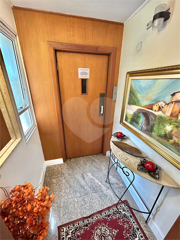 Apartamento alto padrão, 180 metros,   4 dormitórios  3 suítes com varanda , 4 vagas e depósito 