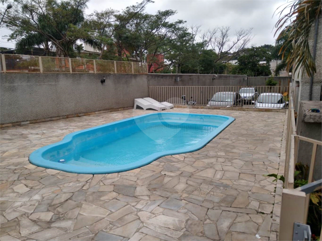 APARTAMENTO em PARQUE NOVO MUNDO