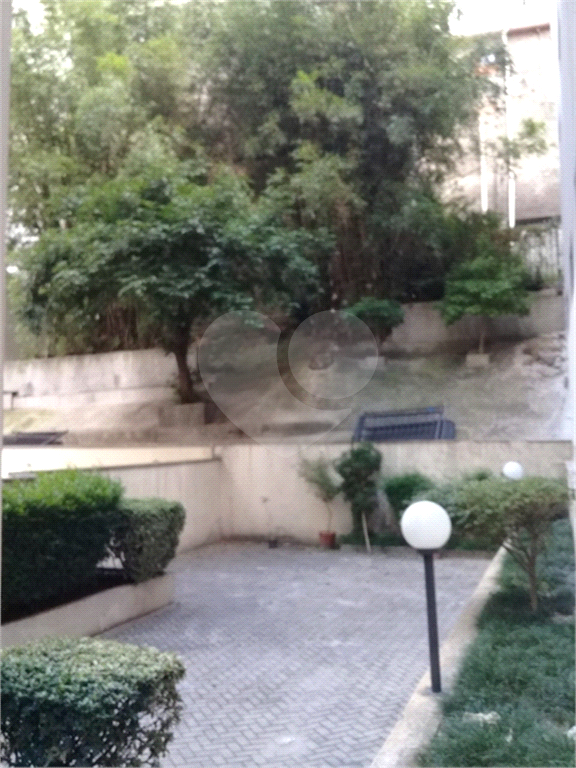 APARTAMENTO em SANTANA