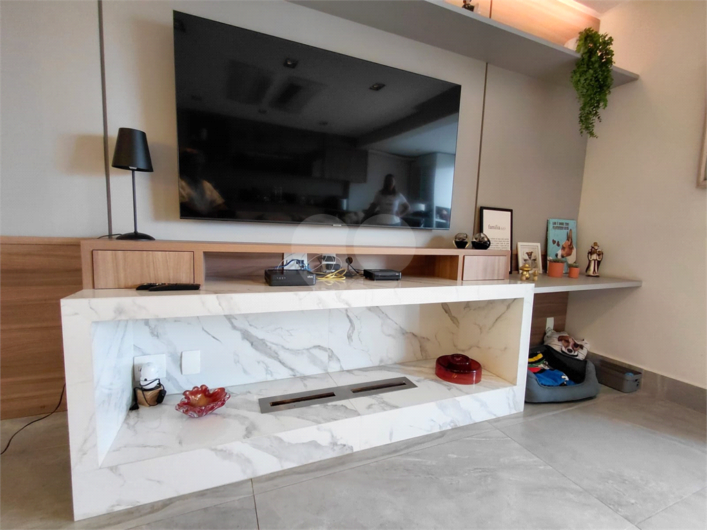 Imóvel 119m² com ampla sala de de 3 ambientes varanda gourmet 3 quartos, sendo 1 suíte, 2 vagas Pompéia